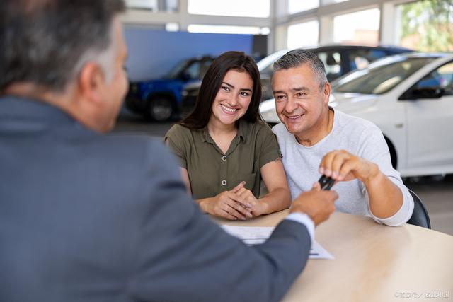 2025汽車銷售服務(wù)升級 從單一賣車到全鏈路“車生活”生態(tài)構(gòu)建